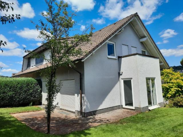 Doppelhaushälfte mit Garten