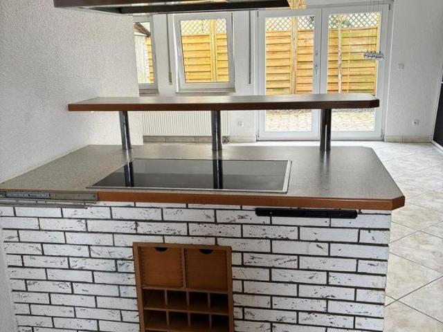 Doppelhaushälfte mit Garten, Stellplatz und Carport