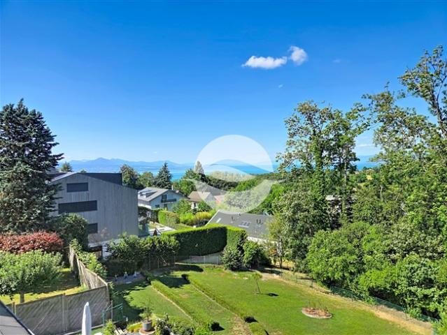 Doppelhaushälfte mit Garten und herrlicher Aussicht