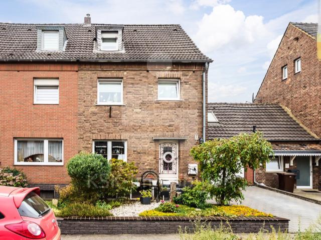 Doppelhaushälfte mit Gartenidylle, Anbau und attraktiven Nutzflächen