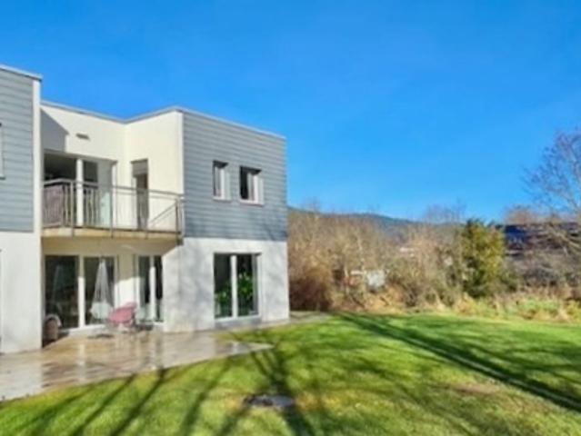 Doppelhaushälfte mit Giebel in einem angenehmen und beliebten Viertel von Fleurier