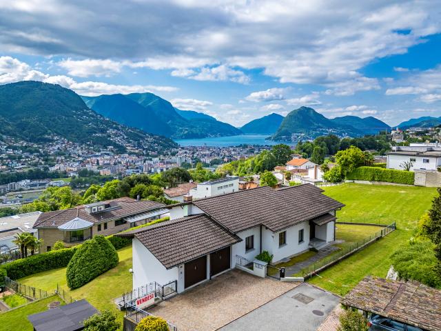Zweifamilienhaus mit grossem bebaubarem Garten