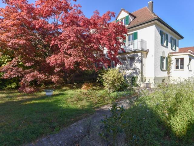 Doppelhaushälfte mit grosszügigem Garten an bester Lage im Zelgli