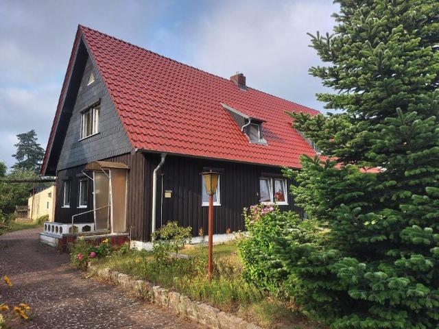 Doppelhaushälfte mit Grundstück und Doppelgarage in Ludwigsfelde