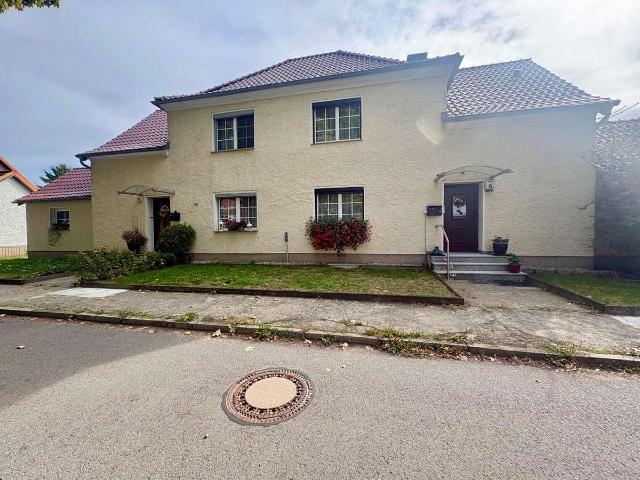 Doppelhaushälfte mit lebenslangen Wohnrecht auf großzügigem Grundstück in Hennigsdorf