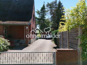 Haus bzw. Doppelhaushälfte mit schönem und großem Garten in ruhiger Lage