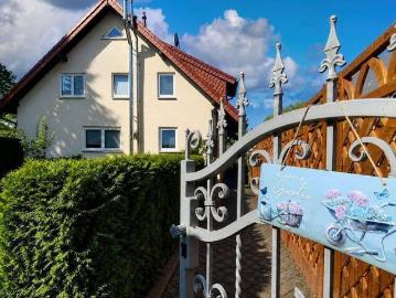 Doppelhaushälfte nahe Müggelsee | Niedrigenergiehaus mit Wintergarten & Kamin in ruhiger Lage von Berlin Köpenick