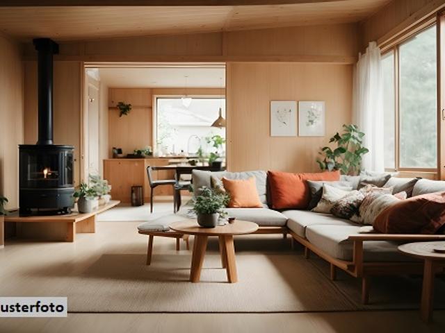 Doppelhaushälfte nebst Garten und Garage in unmittelbarer Seenähe
