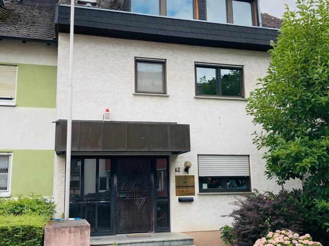 Doppelhaushälfte als Wohn Geschäftshaus – 260 m², 27.000 EUR Miete