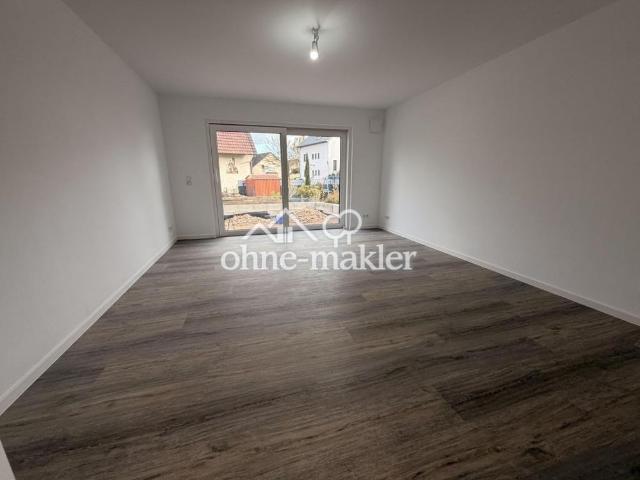 Doppelhaushälfte Erdgeschosswohnung kernsaniert mit Garten und Garage