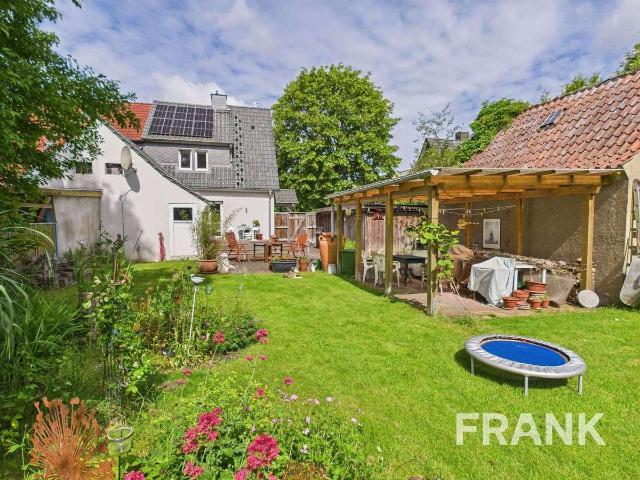 Doppelhaushälfte, fußläufig zum Strand, 3 Zimmer auf 84 m² plus Ausbaureserve 35 m²
