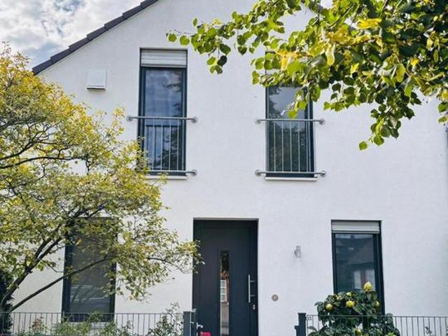 Doppelhaushälfte in Münster‑Wolbeck mit Garten und Garage