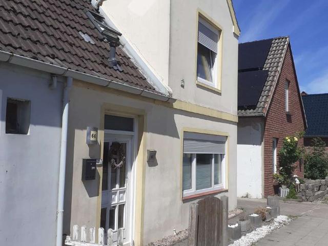 Doppelhaushälfte in Marne mit schönem Garten