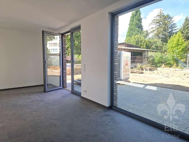 Doppelhaushälfte in Ottersleben Erstbezug, moderne Ausstattung, 4 Zimmer, Terrasse mit Gartenanteil