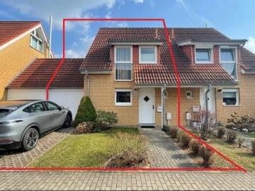 Weixdorfer Rathausplatz, Flughafen-Industriegebiet Klotzsche