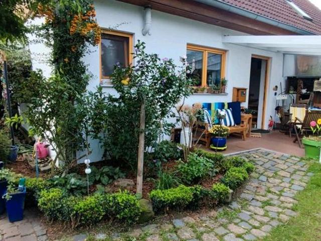 Doppelhaushälfte in Großgoltern