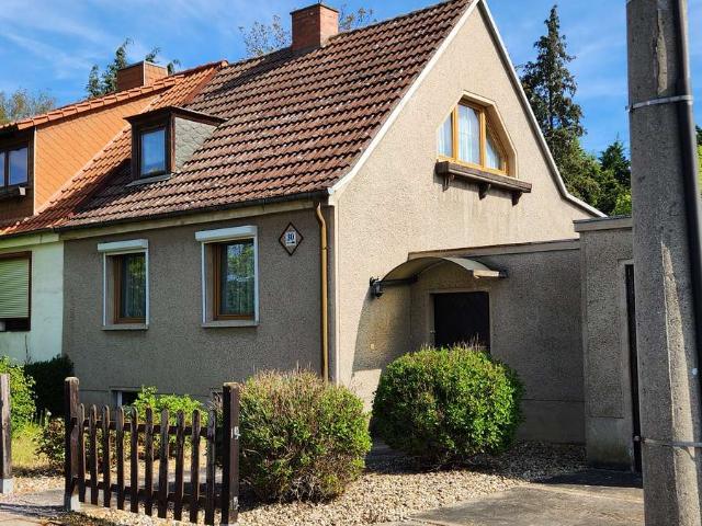 Doppelhaushälfte in ruhiger Wohngegend