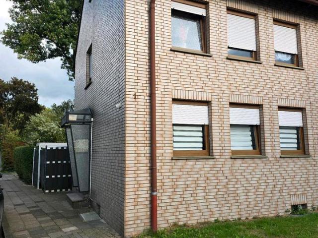Doppelhaushälfte in toller Randlage mit schönem Kaufgrundstück