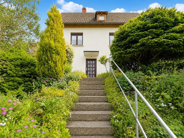 Doppelhaushälfte in Toplage von Calw – mit Gartenidylle & Potenzial