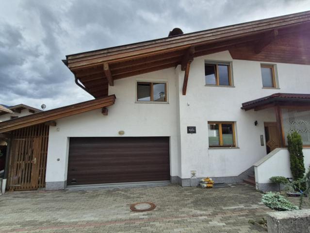 Doppelhaushälfte in Vomp: Garten, Balkon, Terrasse, Garage – Ihr Traumhaus wartet!