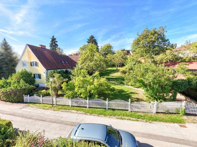 Doppelhaushälfte in wunderschöner, erhöhter Lage mit großzügigem Grundstück