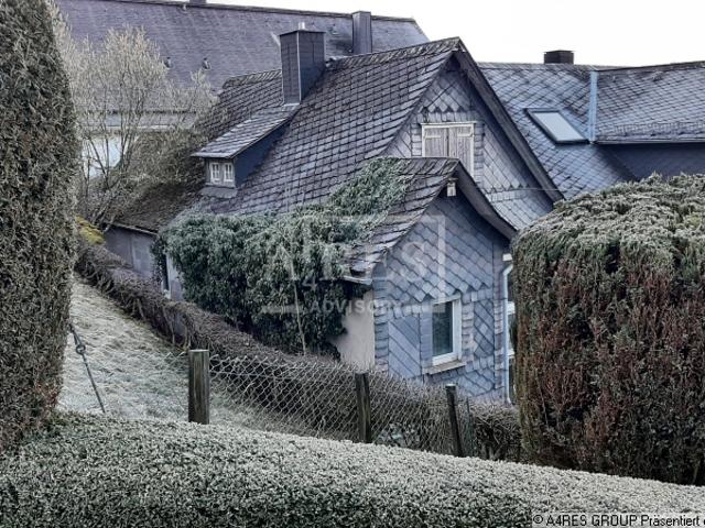 Doppelhaushälfte in 57334 Bad Laasphe, Am Hornberg