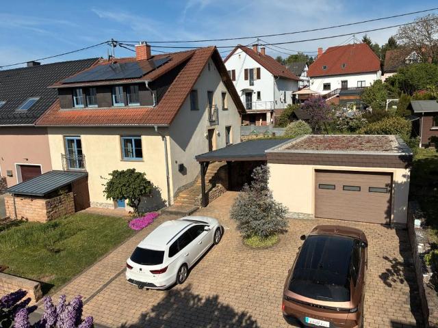 Doppelhaushälfte plus Waldgrundstück in Wadern Steinberg