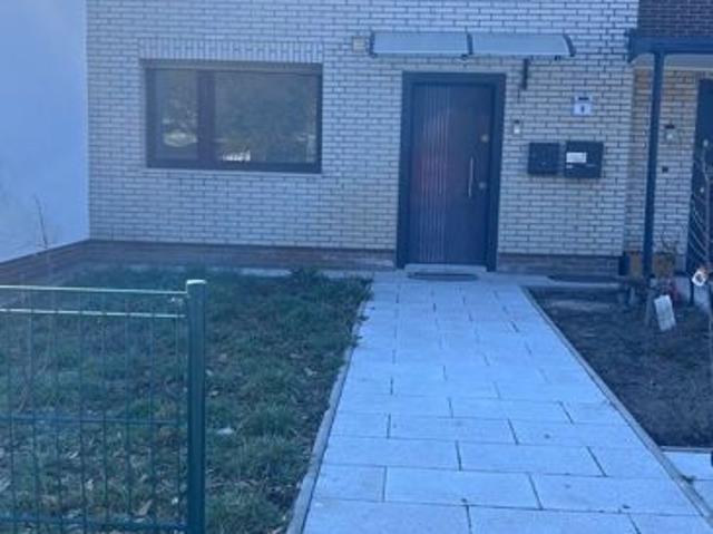 Doppelhaushälfte zu vermietung in Rudow 4 Zimmer inkl. Garten