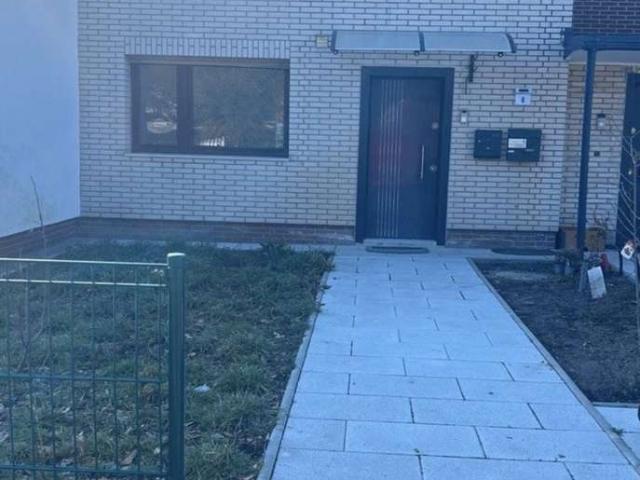 Doppelhaushälfte zu Vermietung in Rudow 4 Zimmer inkls. Garten