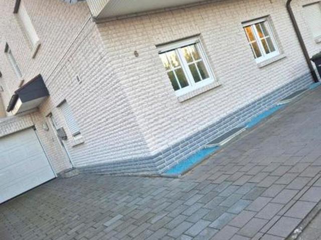 Doppelhaushälfte
