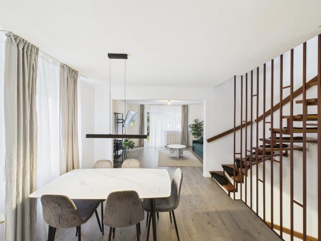 Doppelhaushälfte, 5 6 Zi Tageslicht Bad, Einbauküche, Terrasse, Balkon, Garten, Garage, Stellplatz