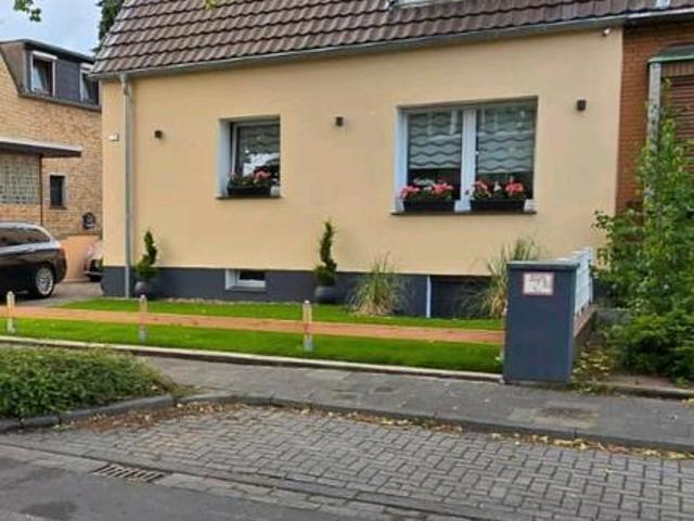 Doppelhaushälfte