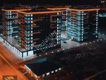 Dört Mevsim Ela Konutlarında Cadde Cepheli 4+1satılık Lüks Daire