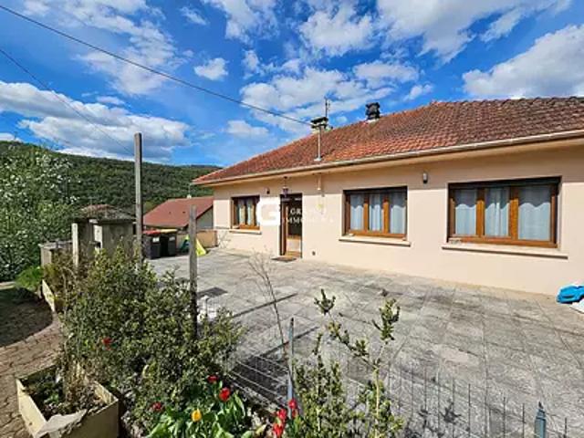 Dortan 01590 Achat / Vente maison 5 pièces t5 au dernier étage cave