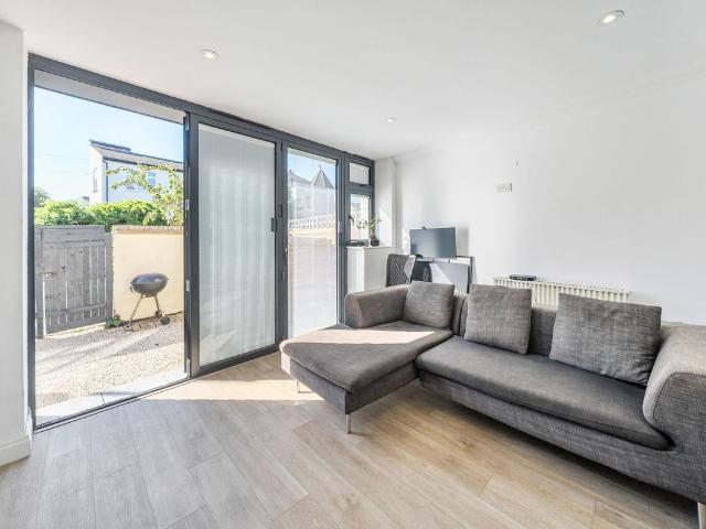 Dorton Road, Balham, London SW12, 1 bed flat to rent, £2,350 pcm | PrimeLocation