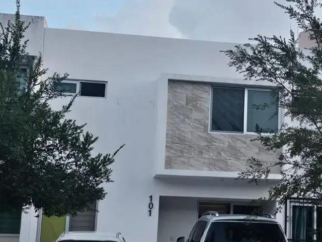 Dora Pelayo Tel. 317 387 4302 Vende Casa en Jardines Autlán Sur 101, Autlán de Navarro