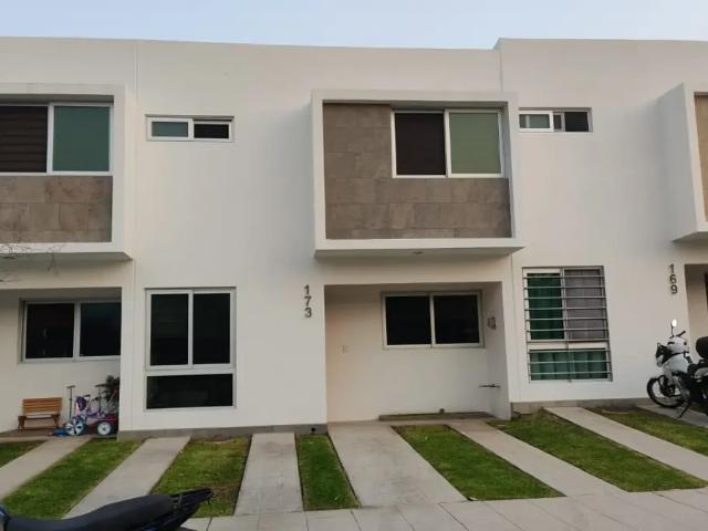 Dora Pelayo Vende Casa en Jardín Residencial Autlán, Jalisco Tel. 3173874302