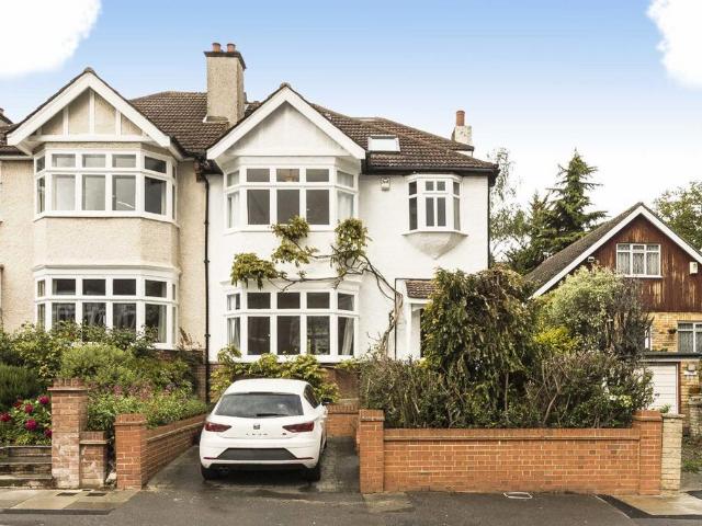 Dora Road, London SW19 4 bed semi detached house to rent £5,000 pcm £1,154 pw
