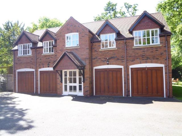 Dorchester Court, Blossomfield, B91 1LL, United Kingdom | 2 bed apartment for rent #140397600 | Rentberry