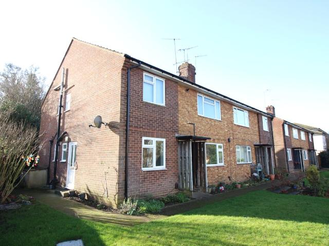 Dorchester Court, Chalk Hill, Oxhey, Herts WD19, 2 bed maisonette to rent, £1,500 pcm | PrimeLocation