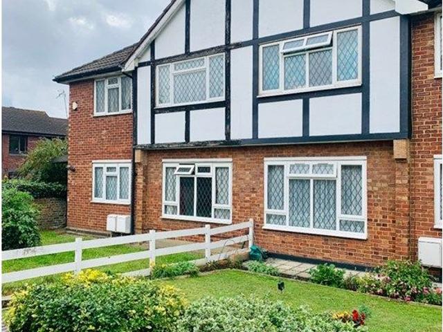 Dorchester Gardens, London E4, 2 bed flat to rent, £1,850 pcm | PrimeLocation