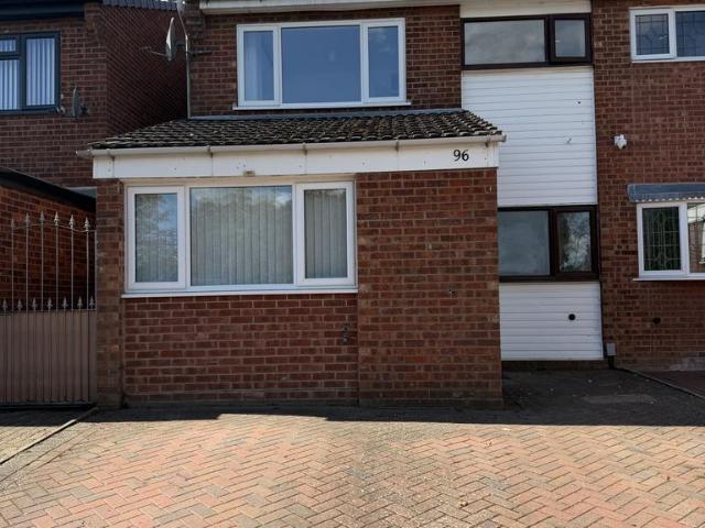 Dorchester Way, Coventry CV2 4 bed semi detached house to rent £1,400 pcm £323 pw