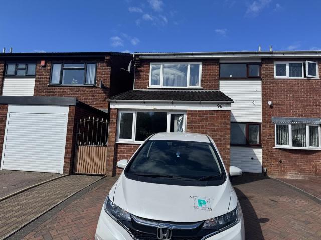 Dorchester Way, Coventry CV2 4 bed semi detached house to rent £1,500 pcm £346 pw