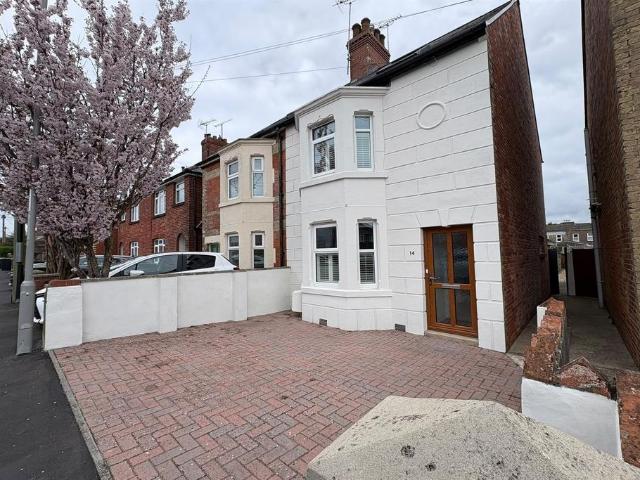 Dorchester 3 bed semi detached house to rent £1,700 pcm £392 pw