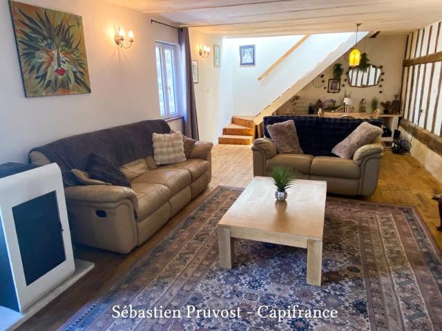 Dordogne 24 Maison en pierre rénovée à vendre 7 pièces Sai. 210m² Saint Estèphe