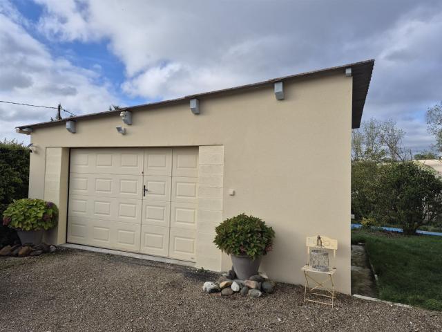 Dordogne, Périgueux, Montagrier, Maison de plain pied 205 m2. 205m² Montagrier