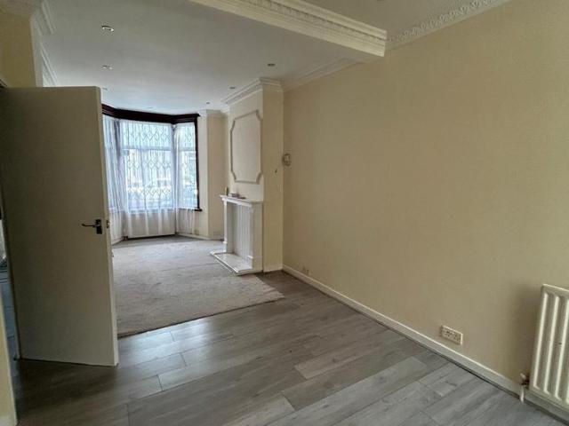 Dore Avenue, E12 2 bed terraced house to rent £1,900 pcm £438 pw