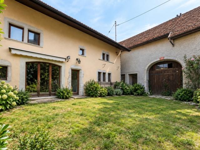 Dorfhaus und Scheune mit großem Potenzial