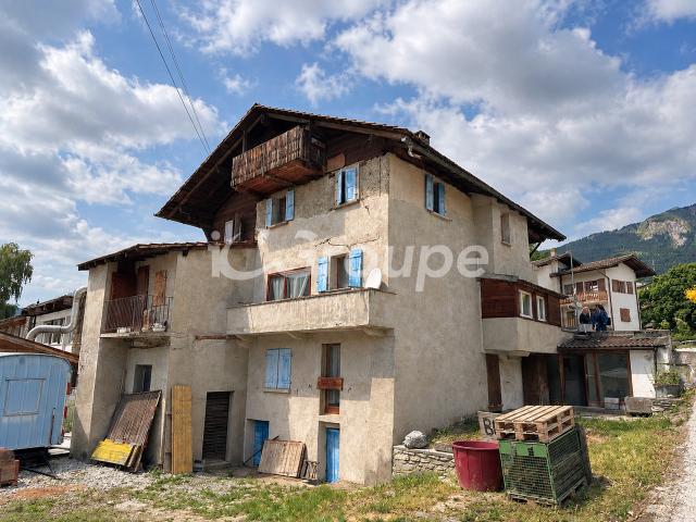 Dorfhaus zum Renovieren in Champlan Grimisuat