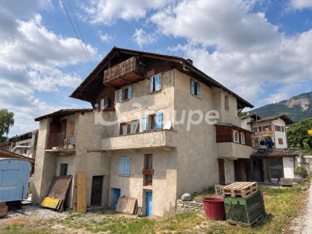 Dorfhaus zum Renovieren in Champlan Grimisuat